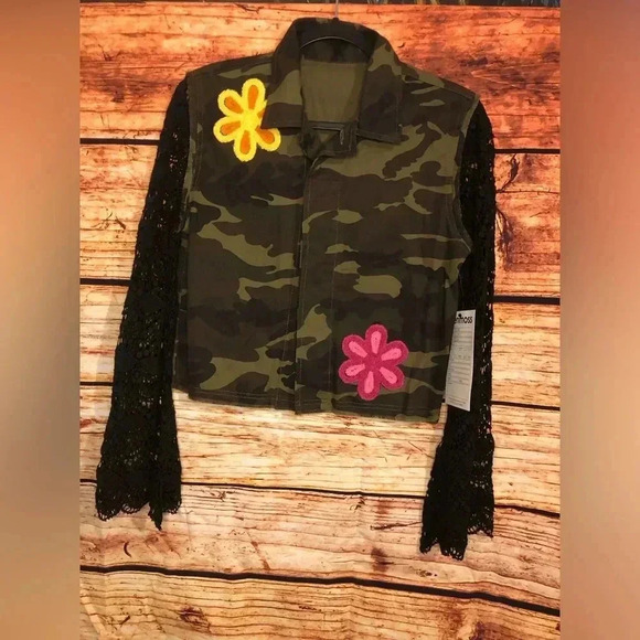 Lace Sleeve Camo Jacket - Picture 3 of 16